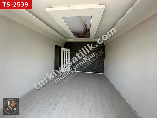 UĞUR EMLAKTAN KARŞIYAKADA SATILIK DAİRE